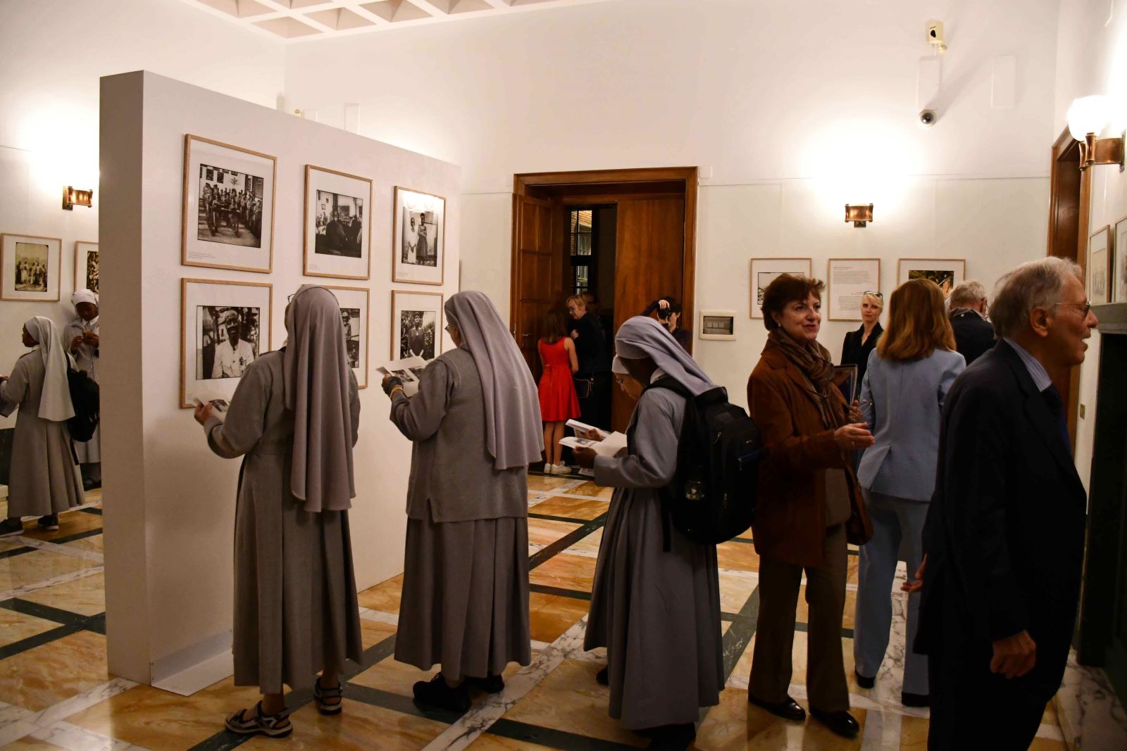 “Missionsfotografie in Afrika”: Die Dia-Sammlung Ledóchowskas ausgestellt in Rom